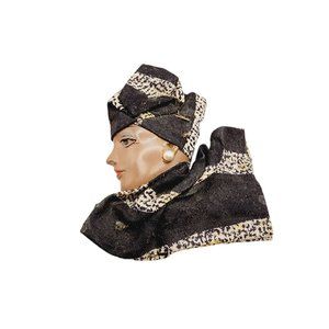 Vintage 80s Lady Brooch (A696)